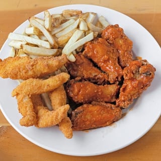12 Party Wings & 1 Lb Fish Family Special